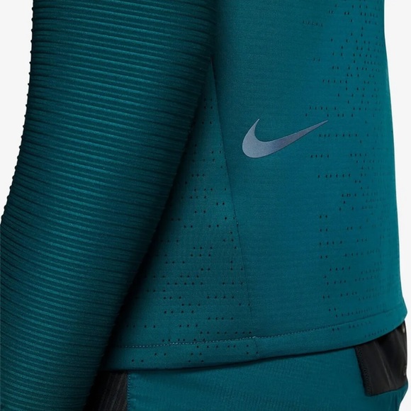 ✔️NIKE TECH PACK REFLECTIVE RUNNING SHIRT - Picture 4 of 13